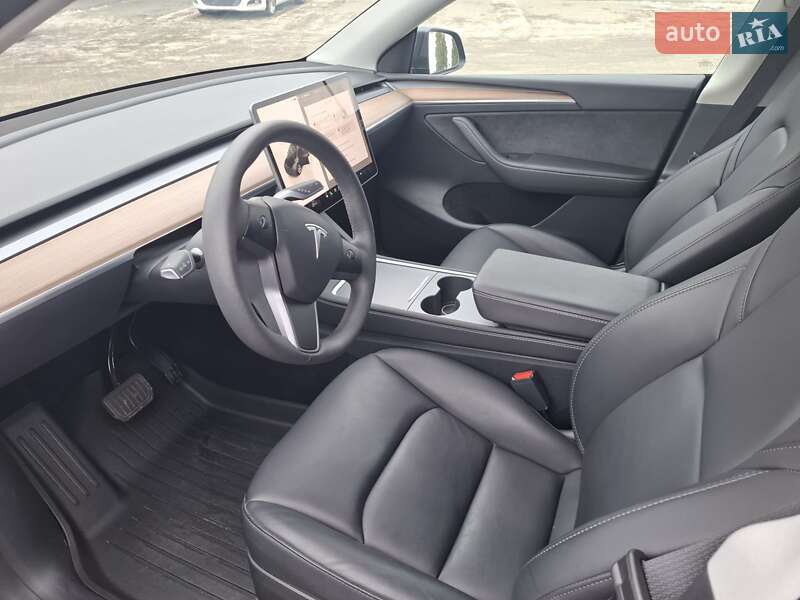 Позашляховик / Кросовер Tesla Model Y 2024 в Рівному
