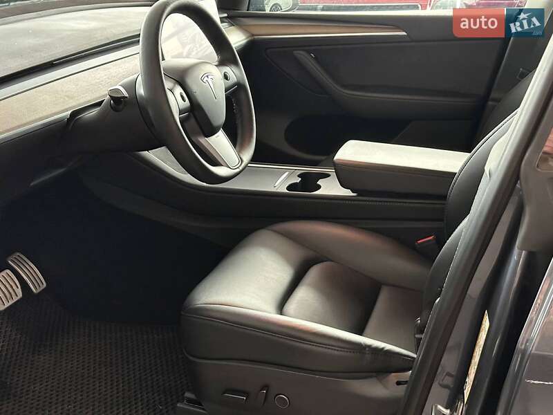 Позашляховик / Кросовер Tesla Model Y 2023 в Одесі фото 19 Позашляховик / Кросовер Tesla Model Y 2023 в Одесі
