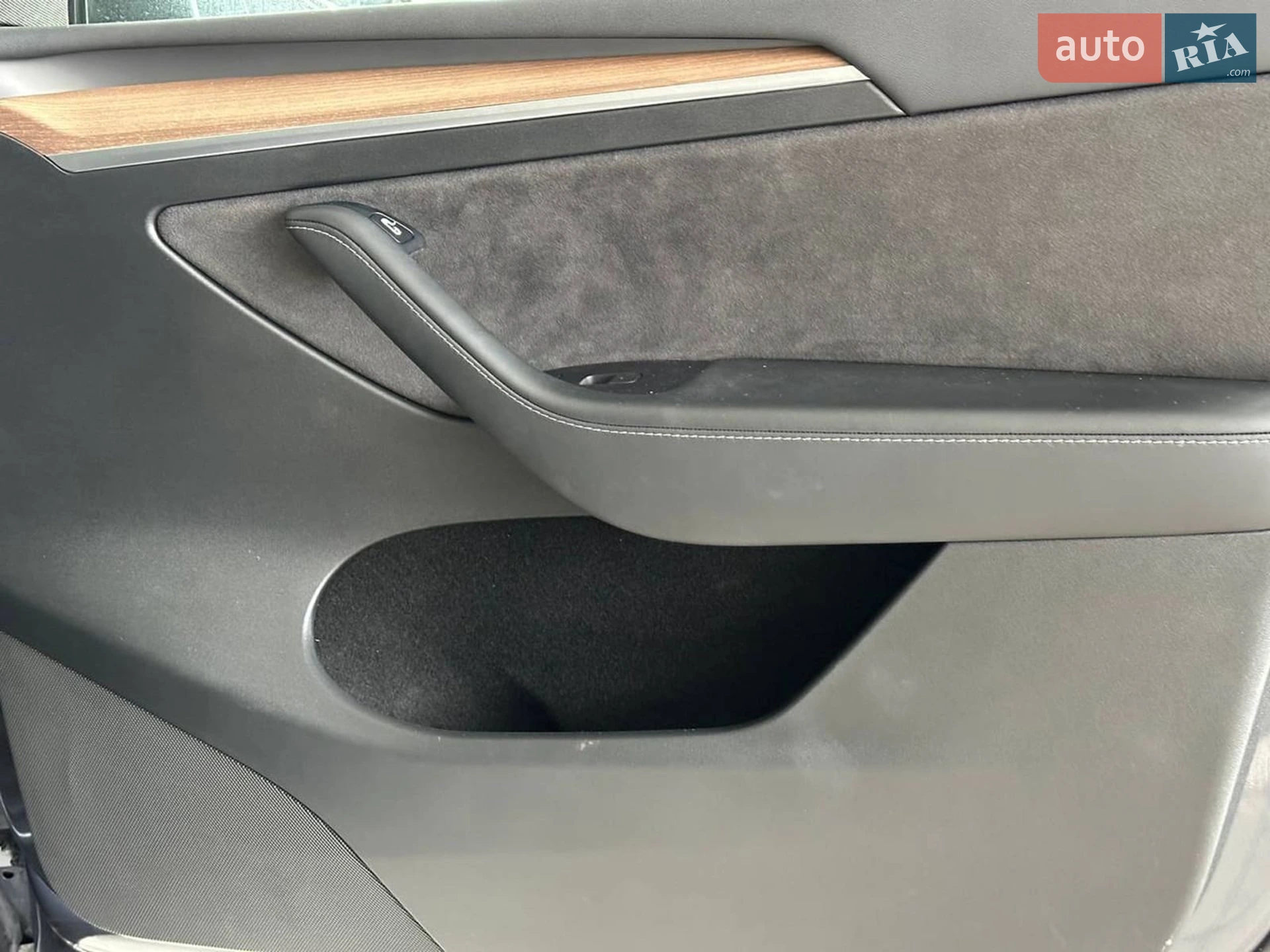2023 Tesla Model Y - мініатюра 4