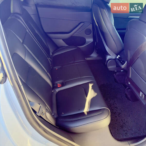 Позашляховик / Кросовер Tesla Model Y 2022 в Івано-Франківську