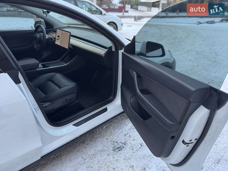 Внедорожник / Кроссовер Tesla Model Y 2020 в Луцке