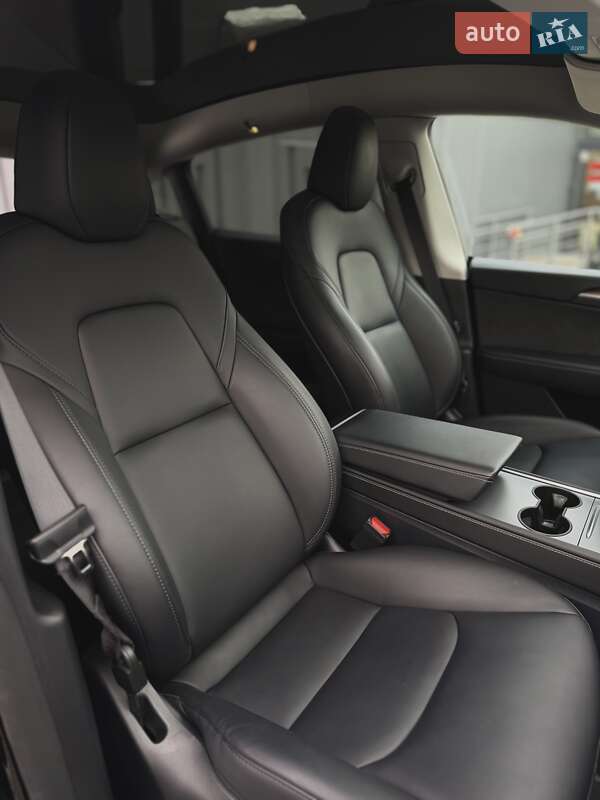 Внедорожник / Кроссовер Tesla Model Y 2024 в Киеве