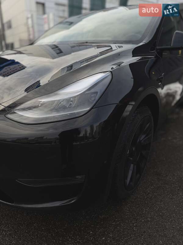 Внедорожник / Кроссовер Tesla Model Y 2024 в Киеве
