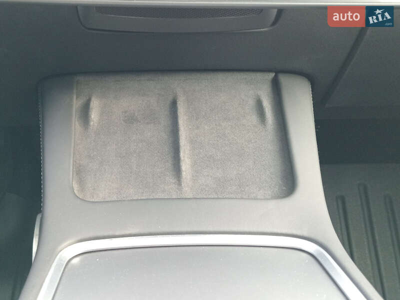 Внедорожник / Кроссовер Tesla Model Y 2022 в Львове