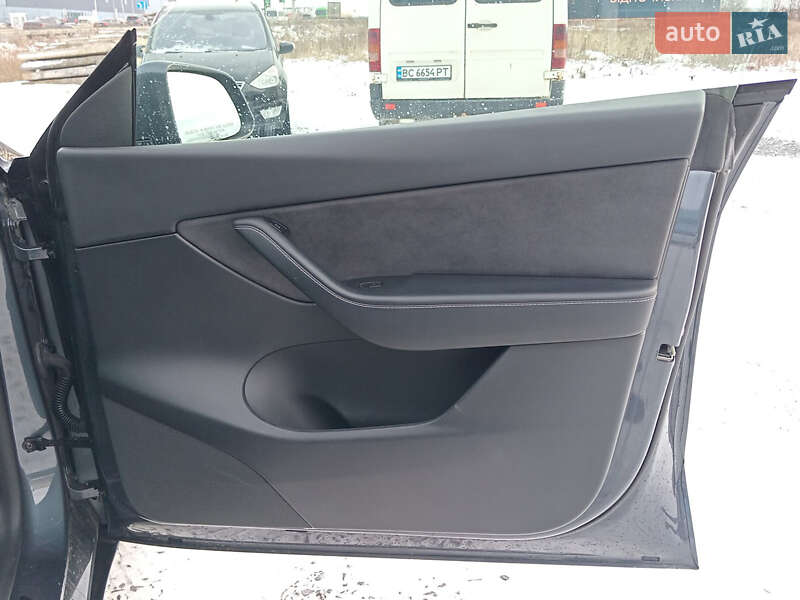 Внедорожник / Кроссовер Tesla Model Y 2022 в Львове