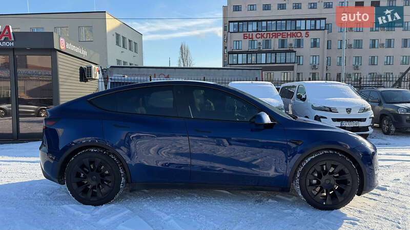 Внедорожник / Кроссовер Tesla Model Y 2022 в Киеве