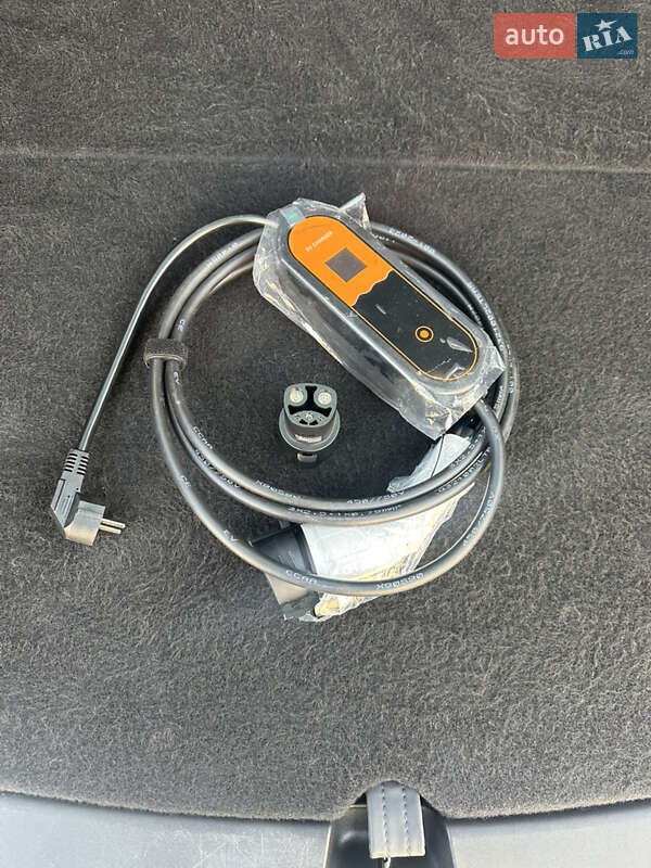 Внедорожник / Кроссовер Tesla Model Y 2023 в Тернополе