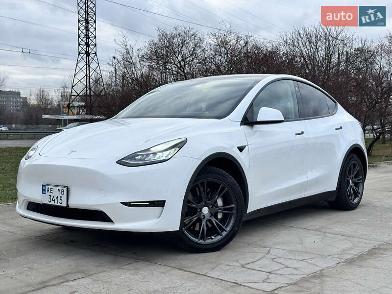 Tesla Model Y 2020