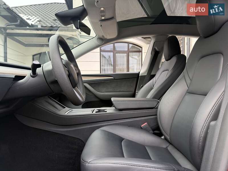 Внедорожник / Кроссовер Tesla Model Y 2024 в Ивано-Франковске