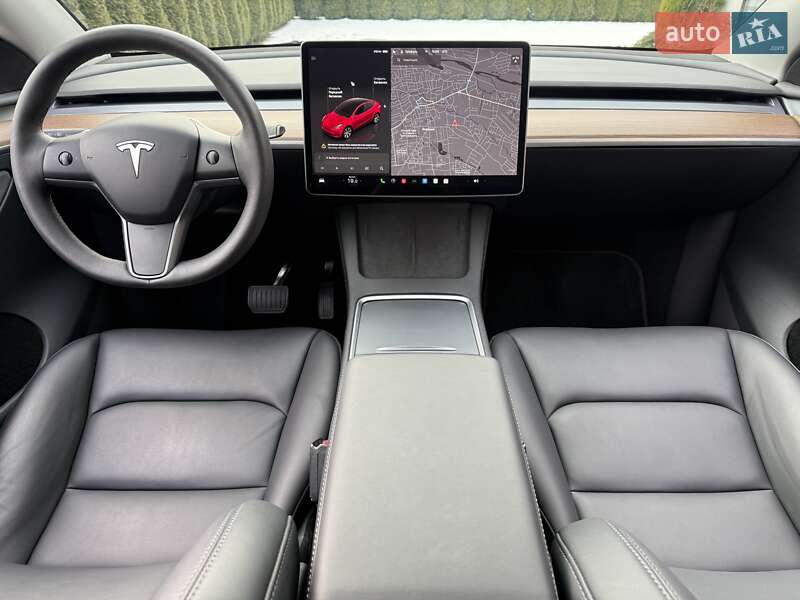 Внедорожник / Кроссовер Tesla Model Y 2024 в Ивано-Франковске