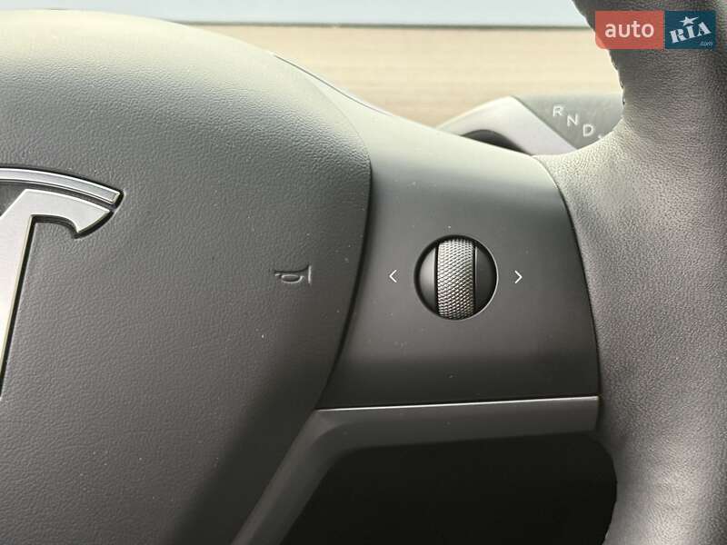 Внедорожник / Кроссовер Tesla Model Y 2024 в Ивано-Франковске