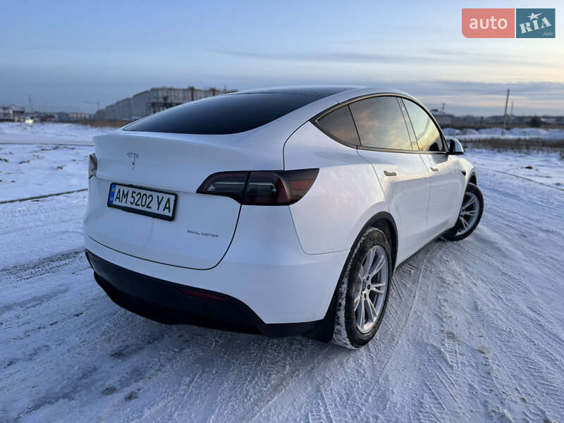 Позашляховик / Кросовер Tesla Model Y 2023 в Києві фото 15 Позашляховик / Кросовер Tesla Model Y 2023 в Києві