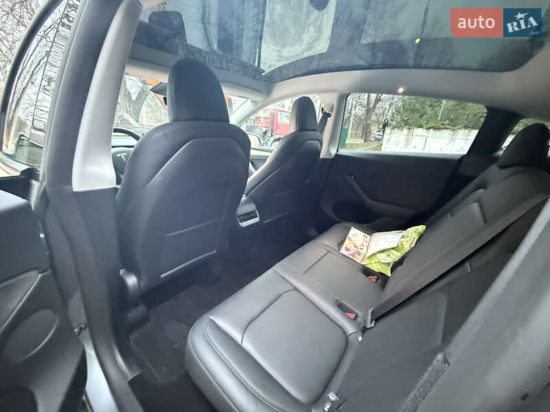 Внедорожник / Кроссовер Tesla Model Y 2025 в Ровно