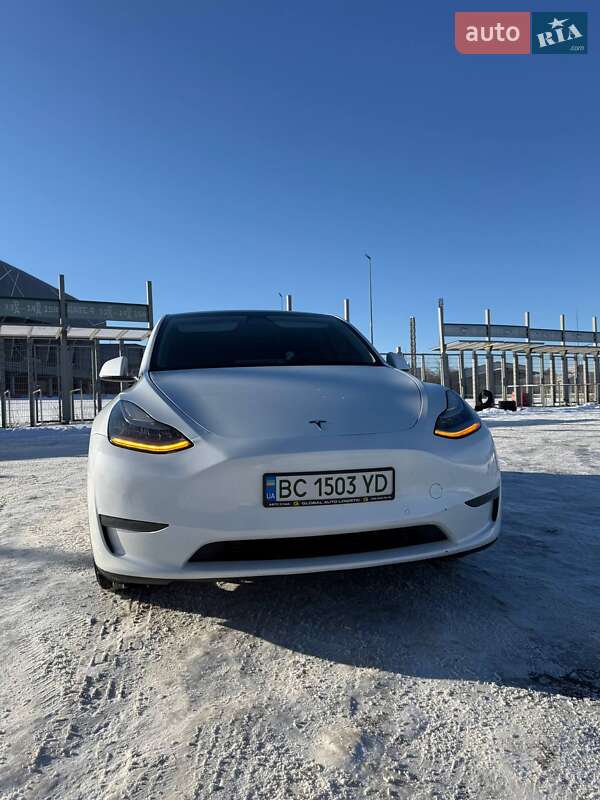Tesla Model Y 2020