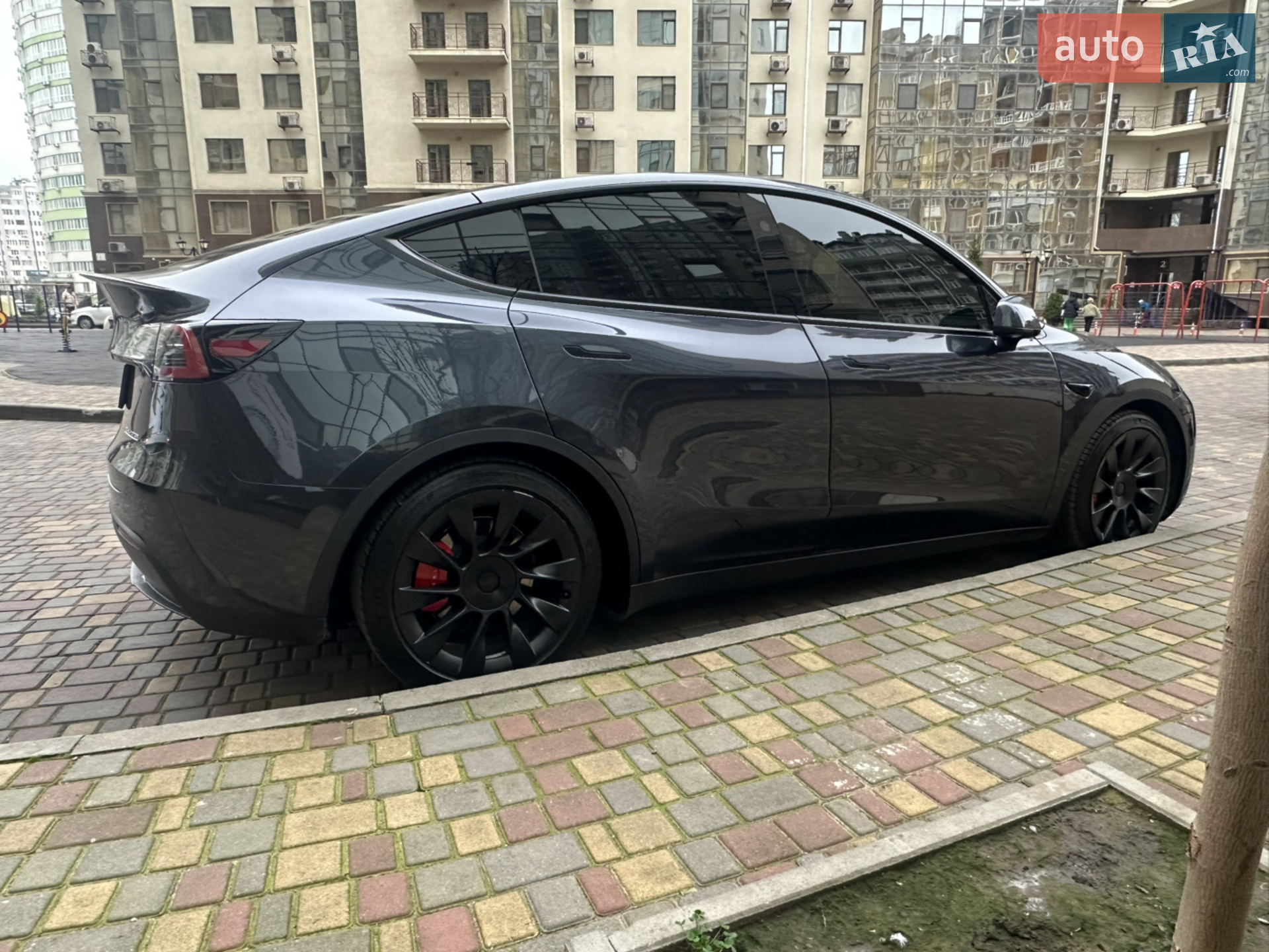 2024 Tesla Model Y - мініатюра 9