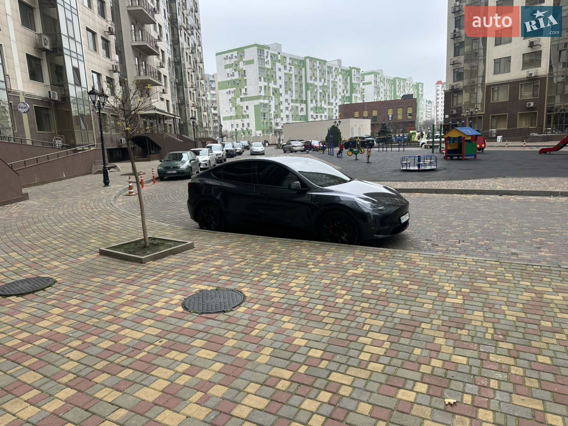 2024 Tesla Model Y - мініатюра 11