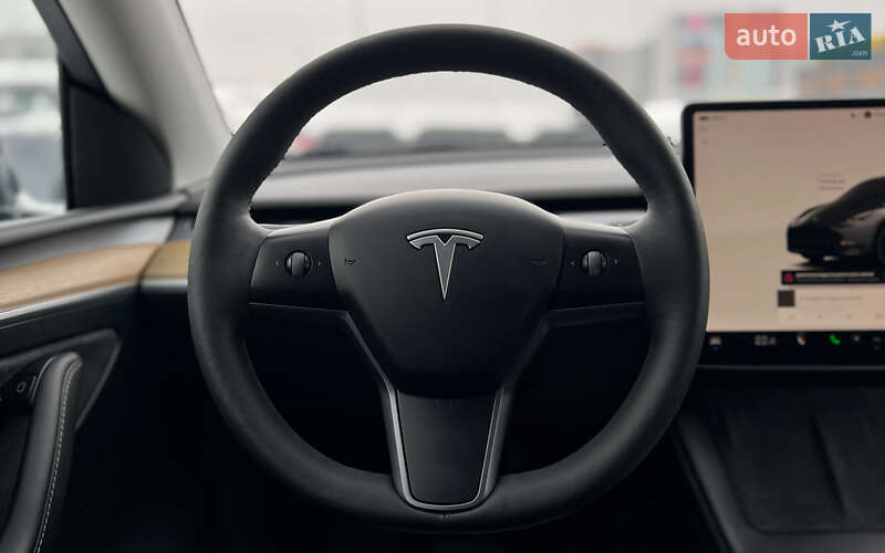Внедорожник / Кроссовер Tesla Model Y 2023 в Львове