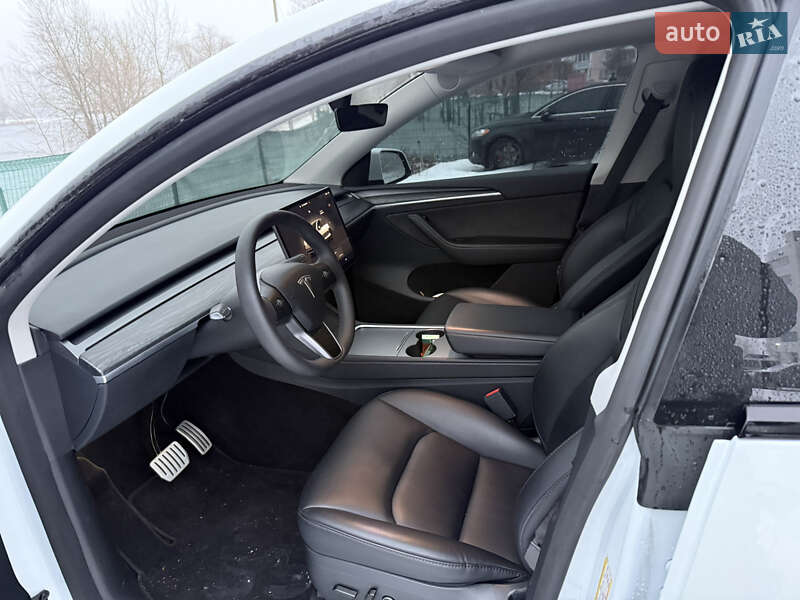 Внедорожник / Кроссовер Tesla Model Y 2024 в Киеве