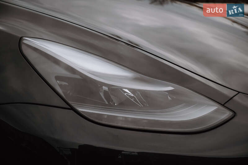 Внедорожник / Кроссовер Tesla Model Y 2024 в Запорожье