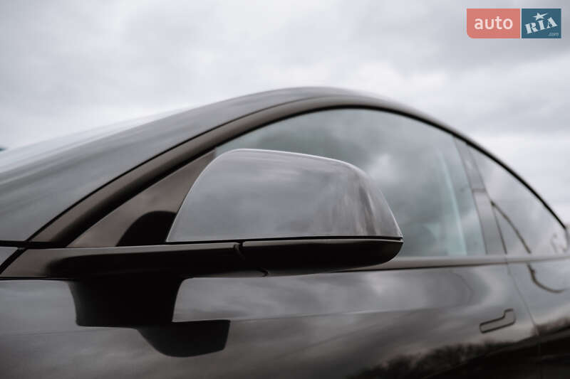 Внедорожник / Кроссовер Tesla Model Y 2024 в Запорожье