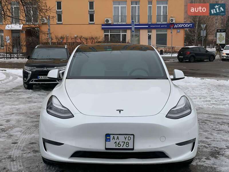 Позашляховик / Кросовер Tesla Model Y 2021 в Києві