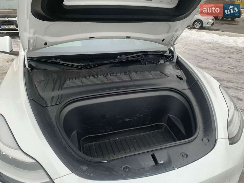Позашляховик / Кросовер Tesla Model Y 2021 в Києві
