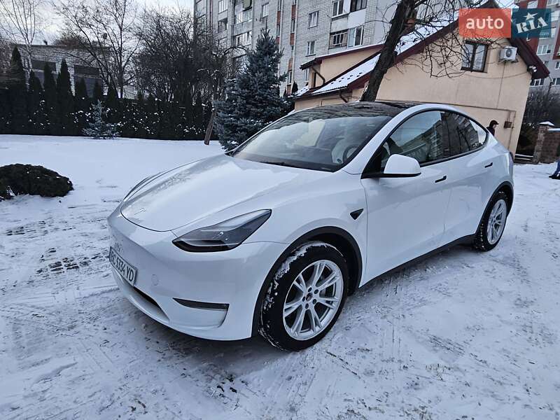 Внедорожник / Кроссовер Tesla Model Y 2023 в Львове