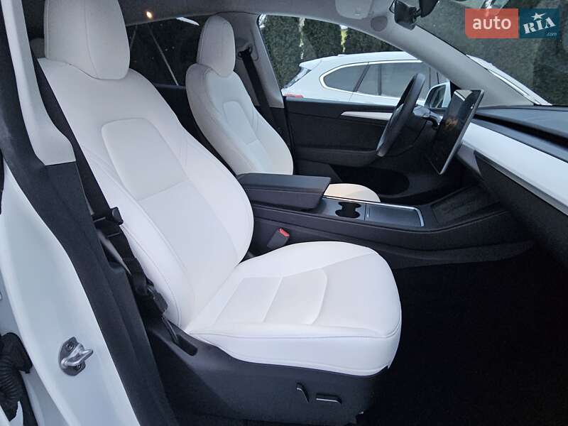 Внедорожник / Кроссовер Tesla Model Y 2023 в Львове