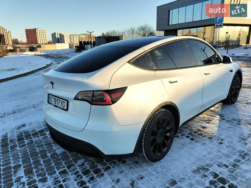 Позашляховик / Кросовер Tesla Model Y 2021 в Львові
