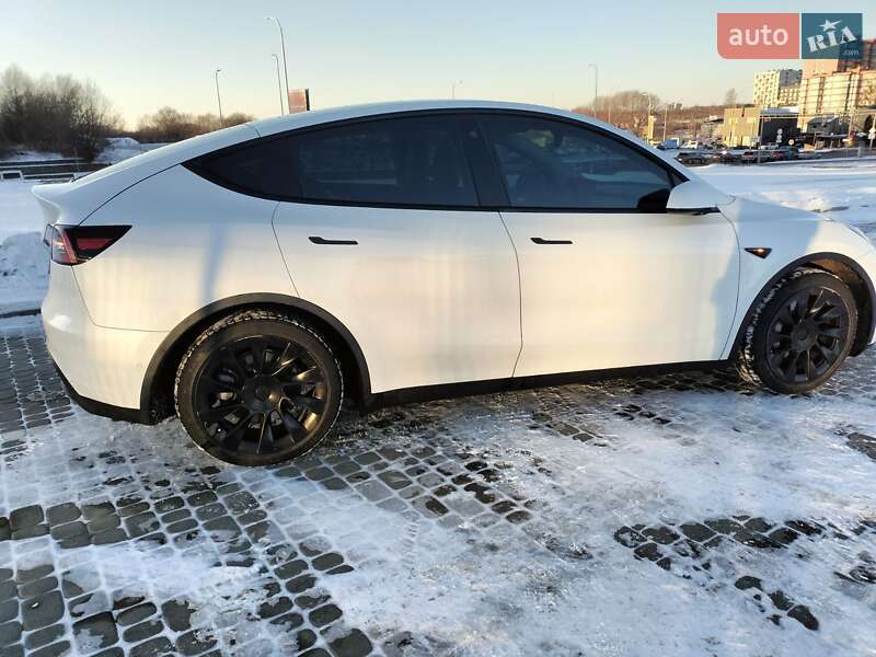 Позашляховик / Кросовер Tesla Model Y 2021 в Львові