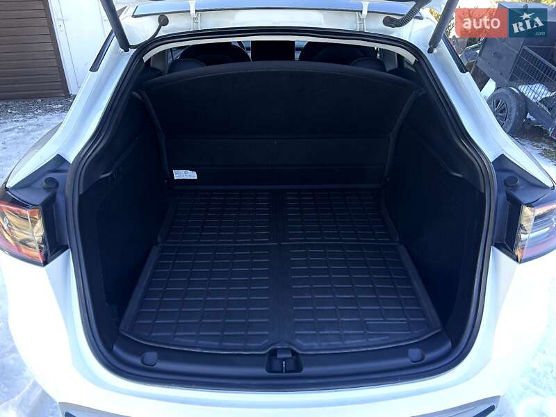 Внедорожник / Кроссовер Tesla Model Y 2023 в Львове