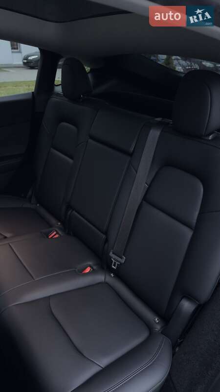 Внедорожник / Кроссовер Tesla Model Y 2023 в Львове