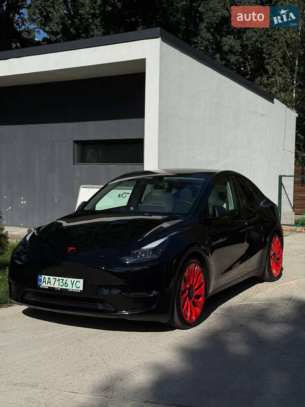 Позашляховик / Кросовер Tesla Model Y 2023 в Києві