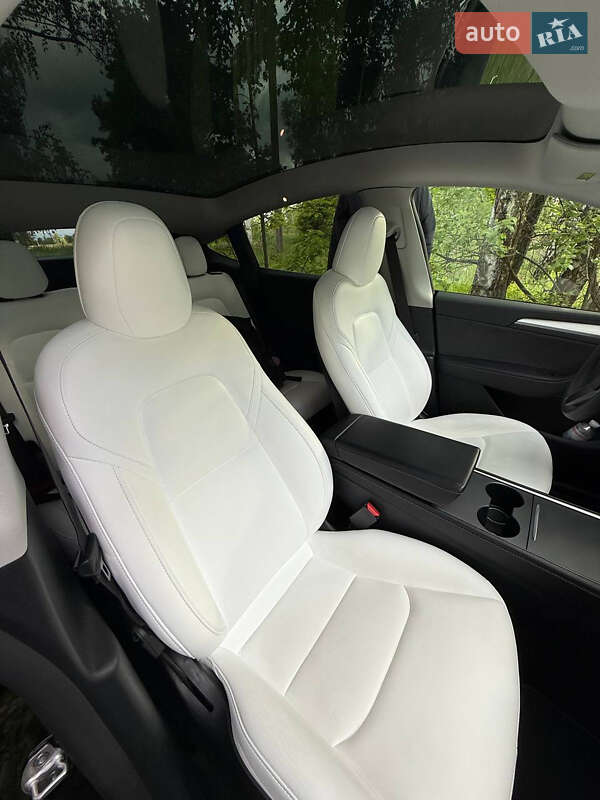 Позашляховик / Кросовер Tesla Model Y 2023 в Києві