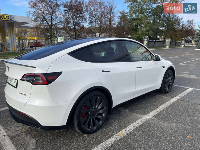 Позашляховик / Кросовер Tesla Model Y 2023 в Києві