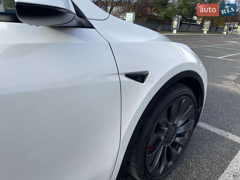 Позашляховик / Кросовер Tesla Model Y 2023 в Києві