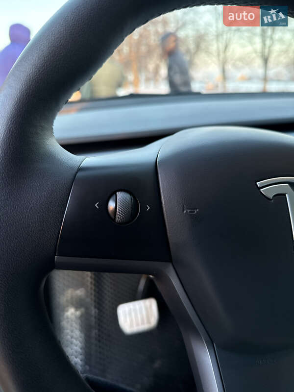 Позашляховик / Кросовер Tesla Model Y 2023 в Києві