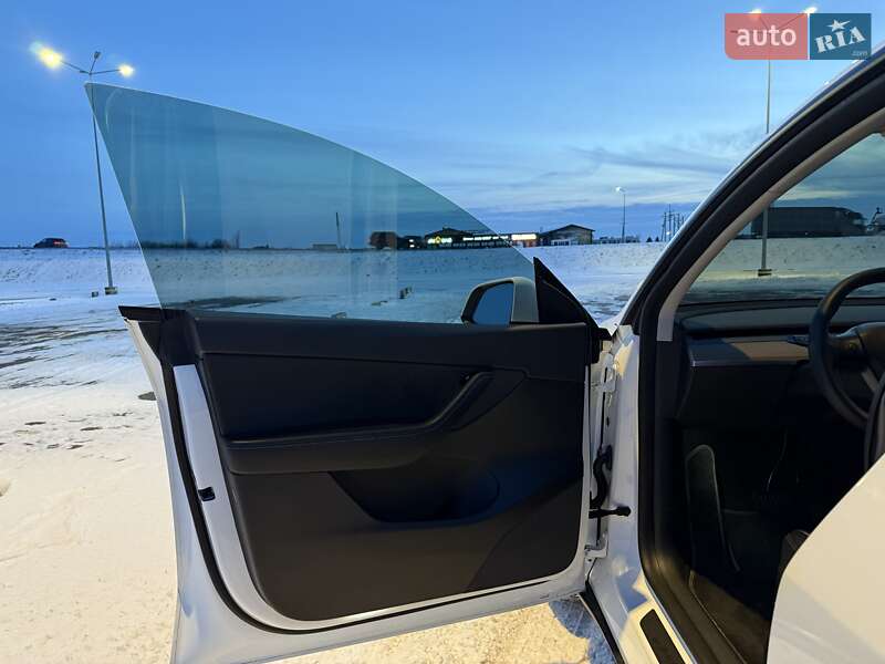 Внедорожник / Кроссовер Tesla Model Y 2022 в Львове