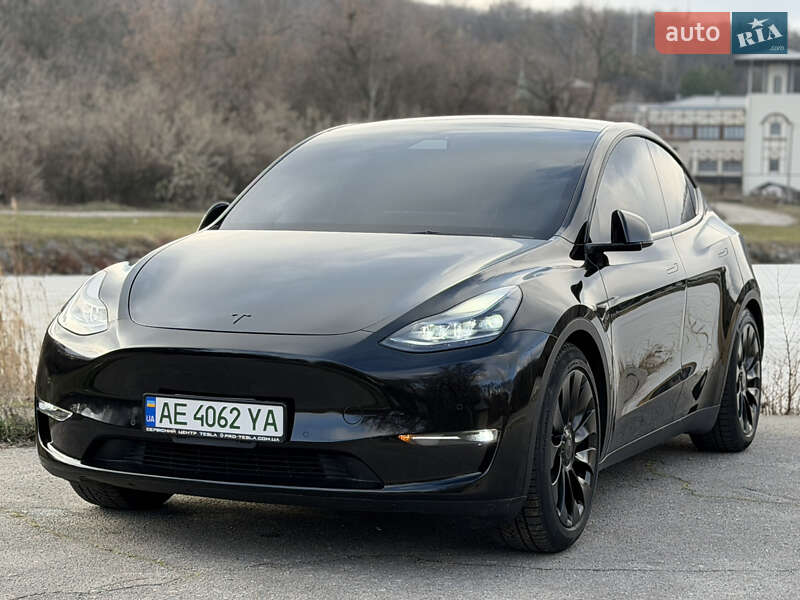 Позашляховик / Кросовер Tesla Model Y 2021 в Дніпрі