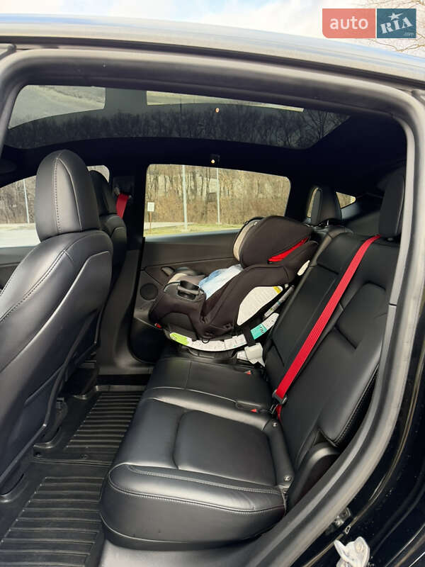 Позашляховик / Кросовер Tesla Model Y 2021 в Дніпрі