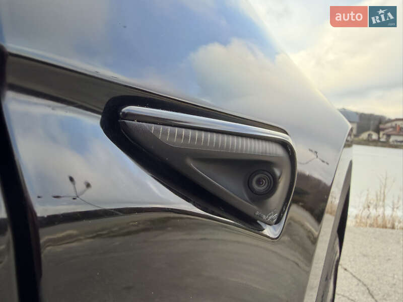 Позашляховик / Кросовер Tesla Model Y 2021 в Дніпрі