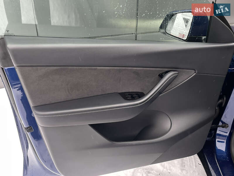 Внедорожник / Кроссовер Tesla Model Y 2020 в Одессе