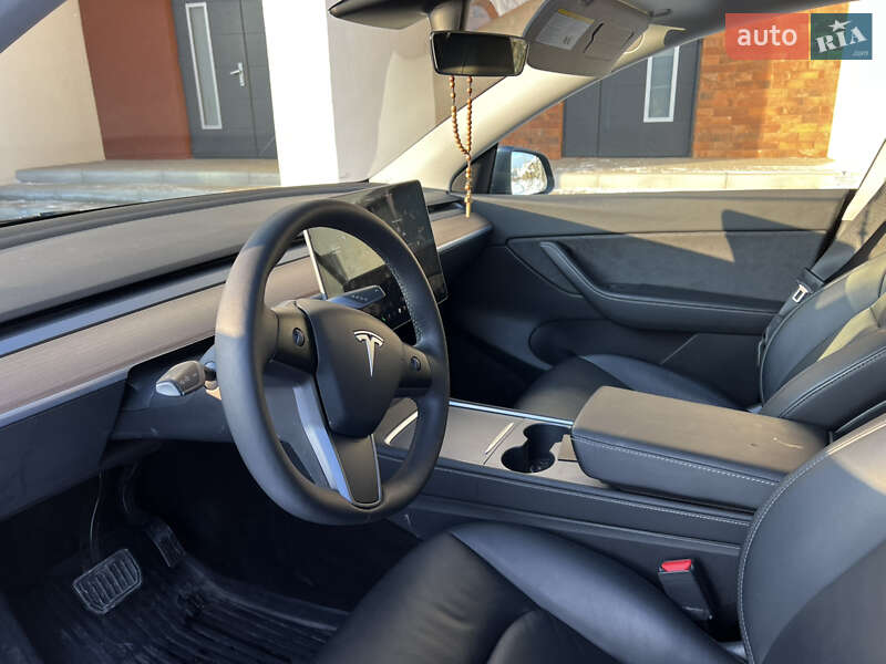 Внедорожник / Кроссовер Tesla Model Y 2021 в Ровно
