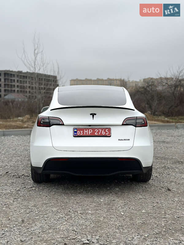 Внедорожник / Кроссовер Tesla Model Y 2023 в Киеве