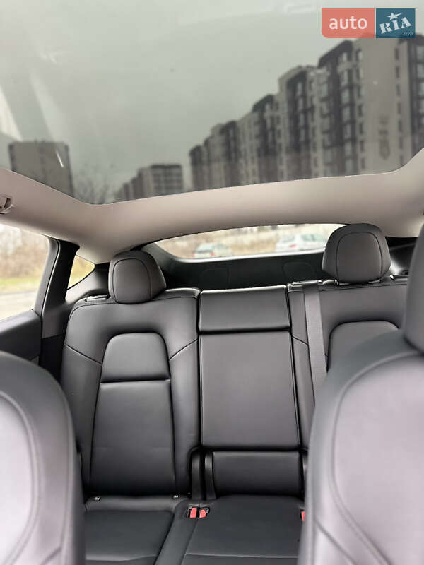 Внедорожник / Кроссовер Tesla Model Y 2023 в Киеве