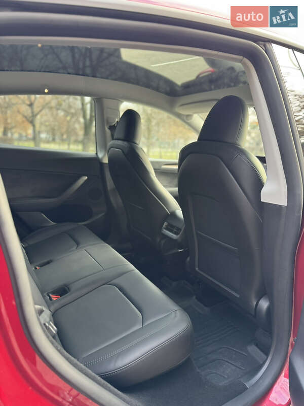 Внедорожник / Кроссовер Tesla Model Y 2024 в Новомосковске