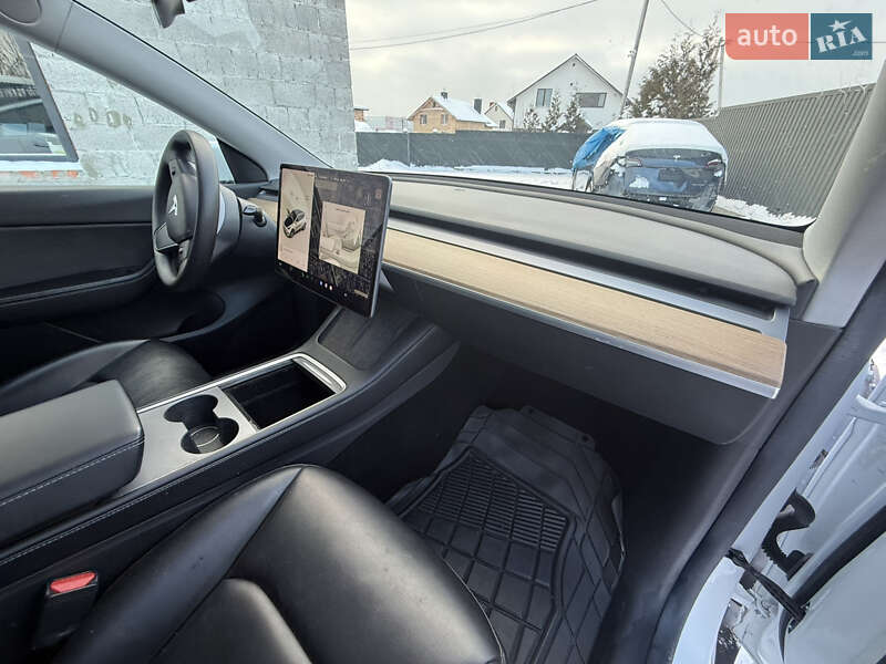 Внедорожник / Кроссовер Tesla Model Y 2021 в Львове