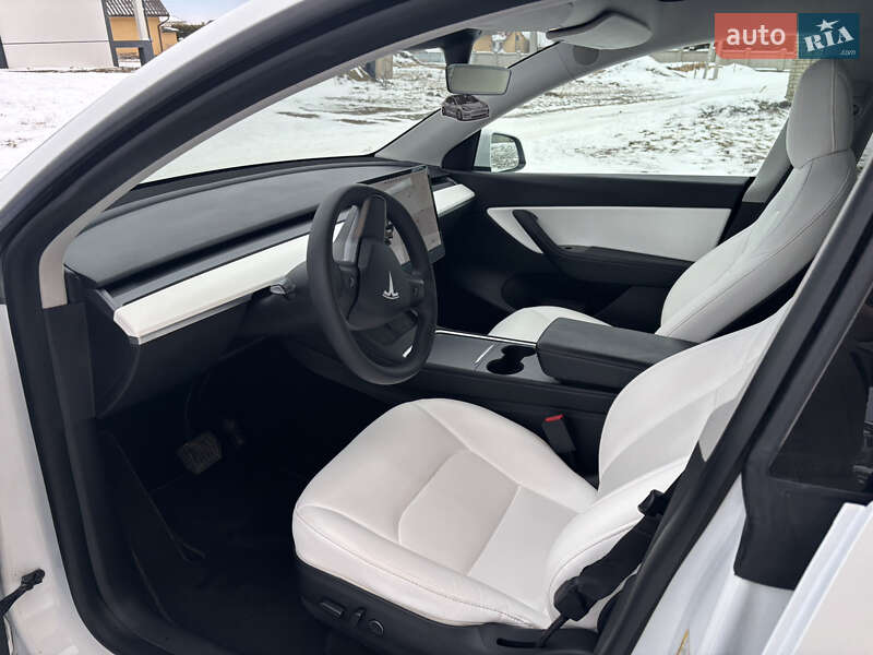 Внедорожник / Кроссовер Tesla Model Y 2021 в Черновцах