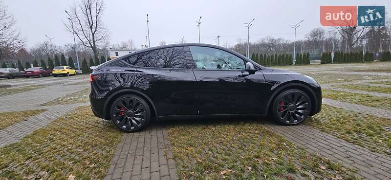 Внедорожник / Кроссовер Tesla Model Y 2023 в Харькове