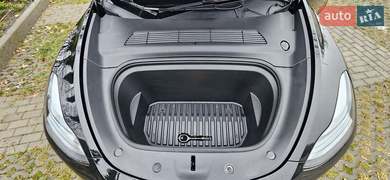 Внедорожник / Кроссовер Tesla Model Y 2023 в Харькове